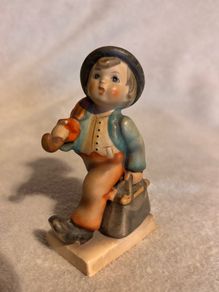 Vintage Goebel Figurine