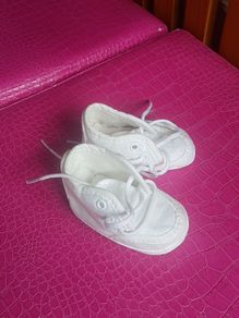 quality  new Size 11 baby white soft shoes 3/6 months