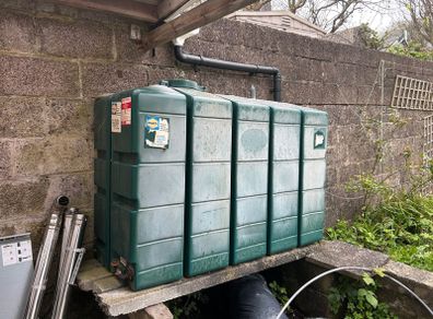 Oil tank
