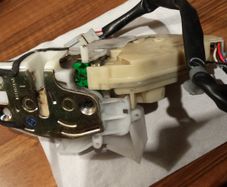 Genuine Honda lock + door actuator