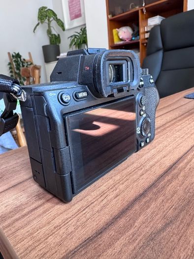 Sony A7iv - Excellent Condition (Low Shutter Count)