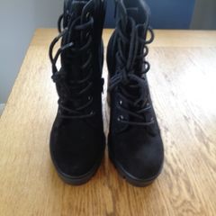 Ladies Suede Boots for Sale