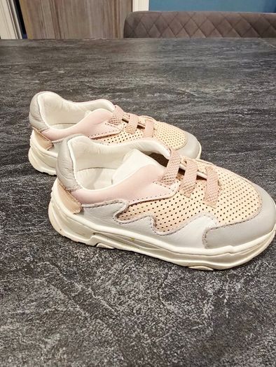children's runners size 5.5uk