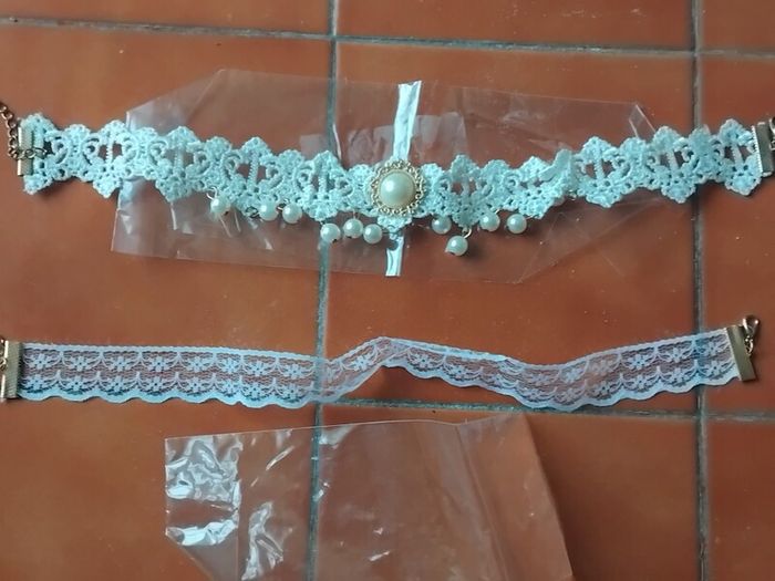 2 new lace necklaces