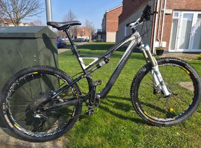 Mountain Bike - Specialized Stumpjumper FSR Expert Carbon (Size M)