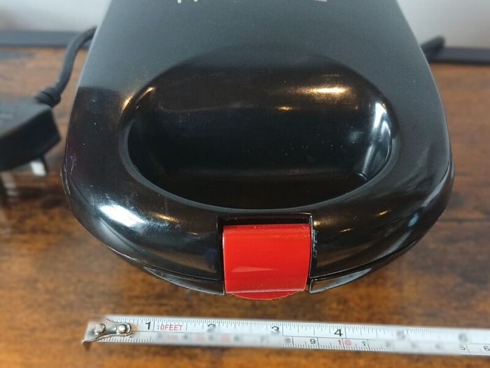 Official Disney Mickey Mouse Waffle Maker (Model DCM-9UK) Good Working Order