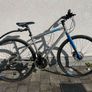 hybrid bike Image 2