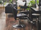Hairdressing chair to rent /nails/ brows Image 2