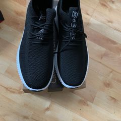 shoes crosshatch ( no price below )