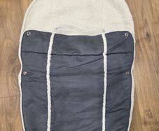 Wallaboo newborn footmuff