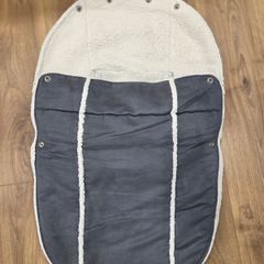 Wallaboo newborn footmuff