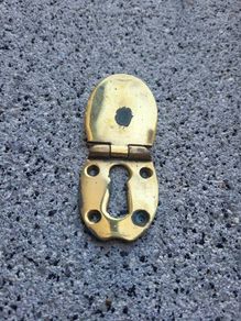 Key Hole Plate