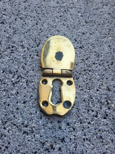 Key Hole Plate
