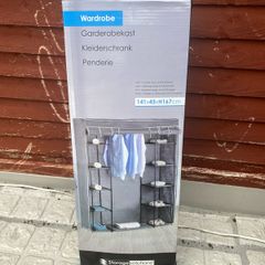 Clothes storage