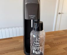 Sparkling water maker