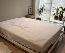 vevelstad ikea bed frame + Emma hybrid mattress 150x200