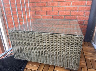 outdoor wicker table