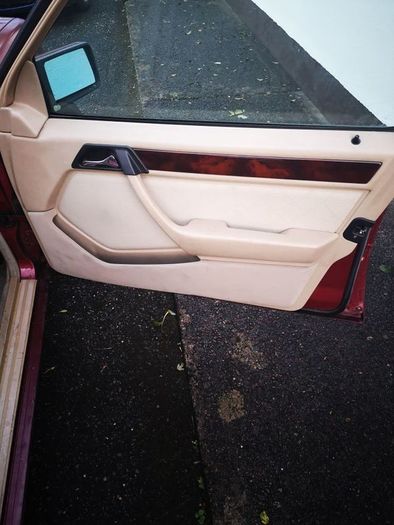 Mercedes W124 e200 Interior