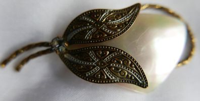Vintage Mother of Pearl Brooch