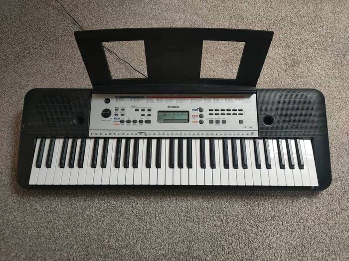 Yamaha YPT-260 Keyboard