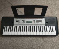 Yamaha YPT-260 Keyboard