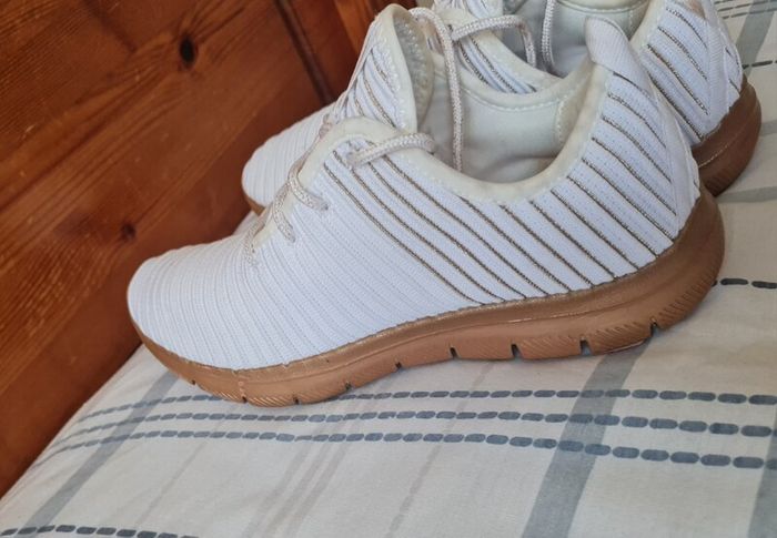 skechers flex appeal white Size 4.5 eu 37.5 in like new condition