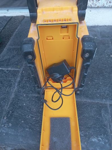 Reka Rugged DAB Radio