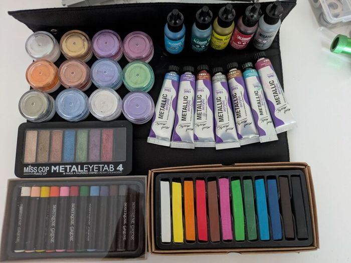 Art supplies - Oil pastels, soft Pastels,metallic Acrylic, Mica Powder, Alcohol ink, Metallic Eyeshadow