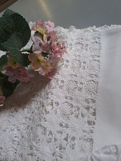 Antique Linen Tablecloths Etc