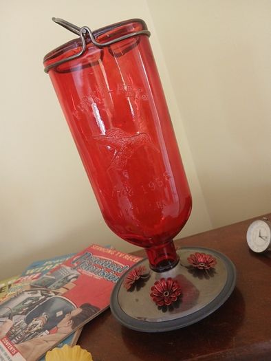 Humming bird feeder