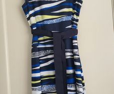 Ladies dress. 12