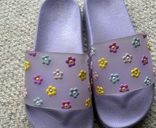 Girls Flip Flops Size 2/3