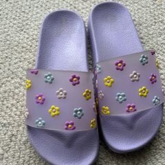 Girls Flip Flops Size 2/3