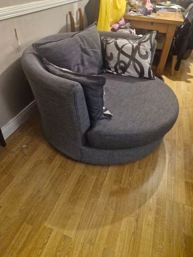 round armchairs