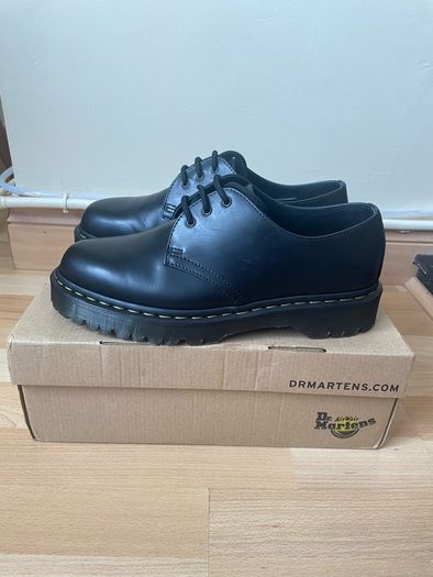 Dr. Martens 1461 shoe, size 9