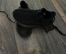 Yeezy 350, black, size 6.5
