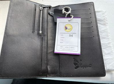 Projapoti 100% leather purse