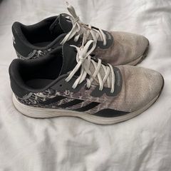 golf shoes