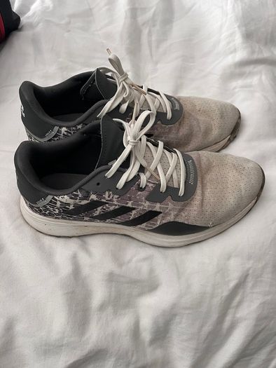 golf shoes