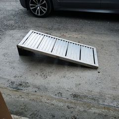 aluminum shelves 4 foot 6 inch x2 foot