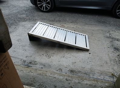 aluminum shelves 4 foot 6 inch x2 foot