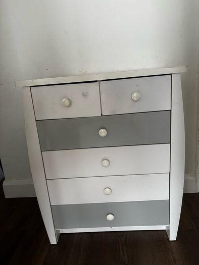 chest of drawer