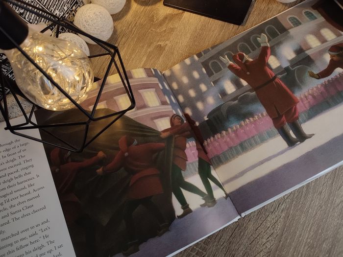 The Polar Express ! by Chris Van Allsburg ! CHEAPEST COPY ONLINE ! with CD read by Liam Neeson ! 2017 ! by Andersen Press !