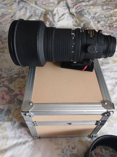 Nikon 300 f2.8