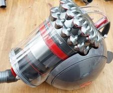 Dyson cinetic big ball animal,comes with 3 attachments including main attachment, Excellent condition