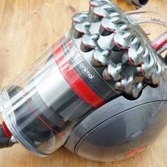 Dyson cinetic big ball animal,comes with 3 attachments including main attachment, Excellent condition