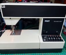 PFAFF tipmatic 1027 Heavy Duty Sewing Machine - Serviced - As New!