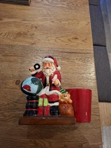 Santa Ceramic Flashing Light plays tunes and small plant holder