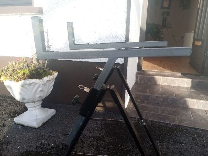 Robust Steel A-Frame Equipment Stand for Mixer, DJ Flight Cases or Keyboard
