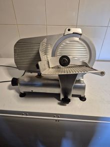 Commercial slicer